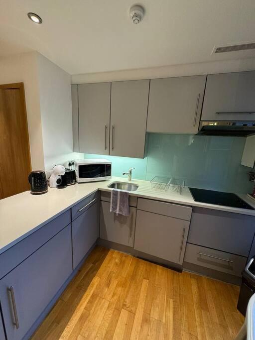1 Bedroom In Piccadilly Circus St James Cov1 伦敦 外观 照片