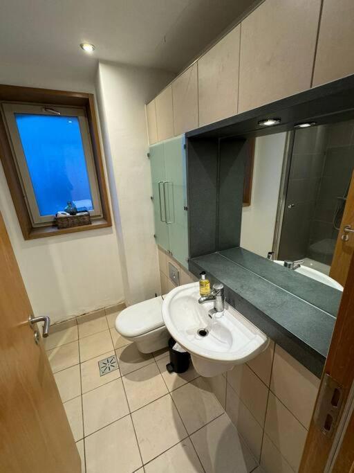 1 Bedroom In Piccadilly Circus St James Cov1 伦敦 外观 照片